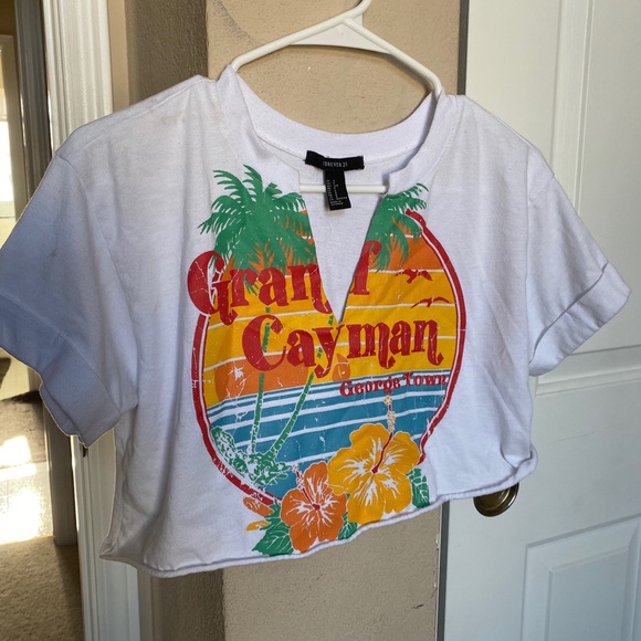 Cute crop top shirt. - Picture 2 of 2